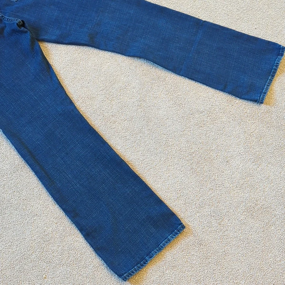 Levi's Classic Boot Cut Women's Jeans, Medium Wash, size 8 - Picture 7 of 8